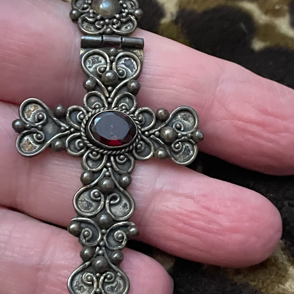 Elegant Unique Silver Cross Necklace with Red Gemstone Vintage”” - Picture 5 of 7